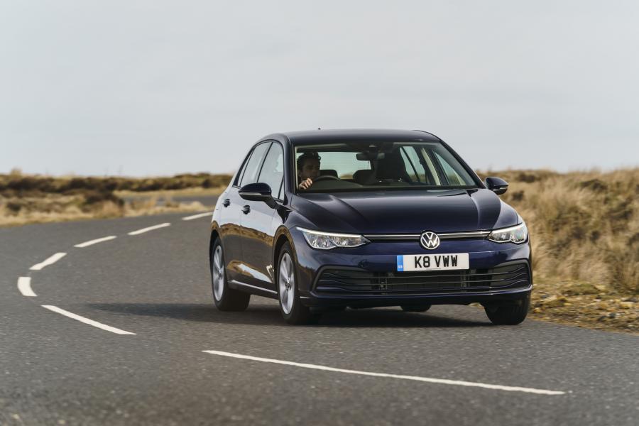  Volkswagen Golf Life 2020 года  (UK) (фото 2 из 40)